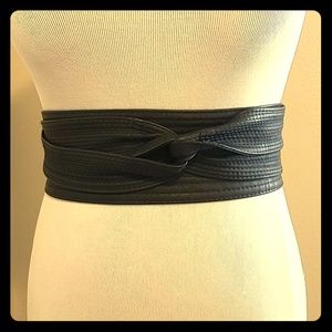 The Linited wrap belt